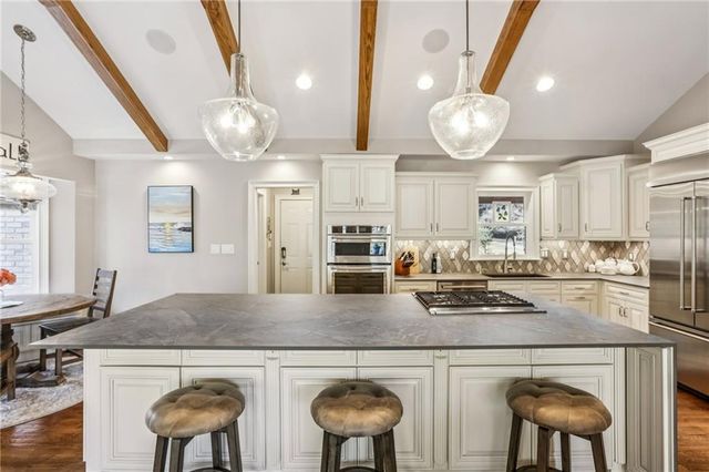 7265 Hunters Branch Drive, Atlanta, GA 30328