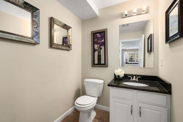 28 Patriots Blvd 28, Hopkinton, MA 01748