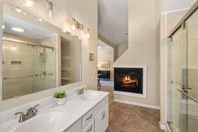 28 Patriots Blvd 28, Hopkinton, MA 01748