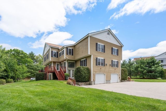 28 Patriots Blvd 28, Hopkinton, MA 01748