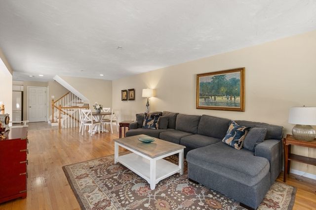 28 Patriots Blvd 28, Hopkinton, MA 01748