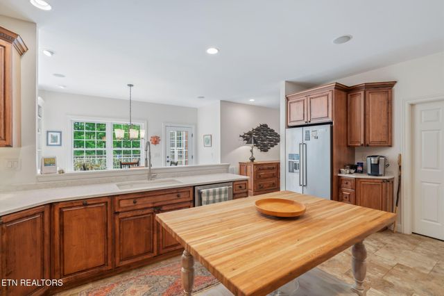 1466 Eagle Furnace Rd, Rockwood, TN 37854