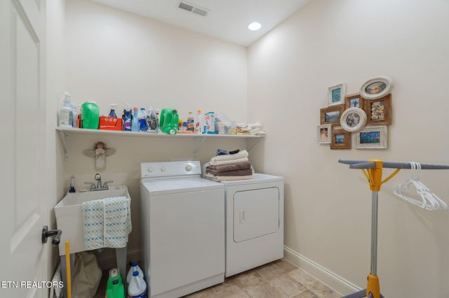 1466 Eagle Furnace Rd, Rockwood, TN 37854