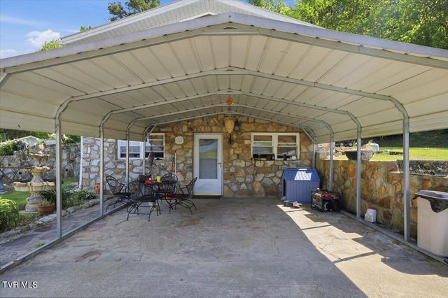 285 Matthews Lane, Mosheim, TN 37818