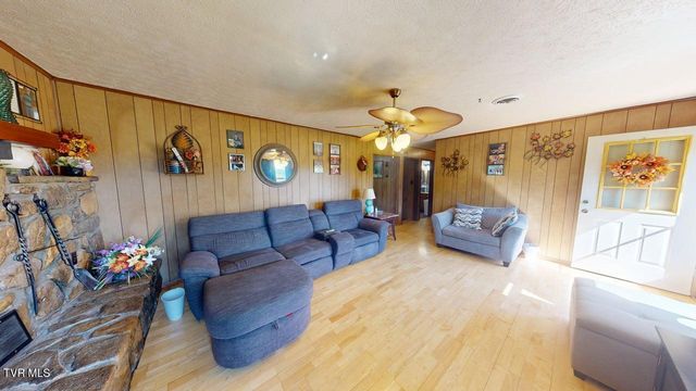 285 Matthews Lane, Mosheim, TN 37818