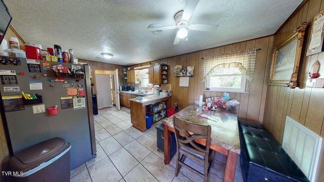 285 Matthews Lane, Mosheim, TN 37818
