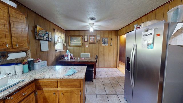 285 Matthews Lane, Mosheim, TN 37818