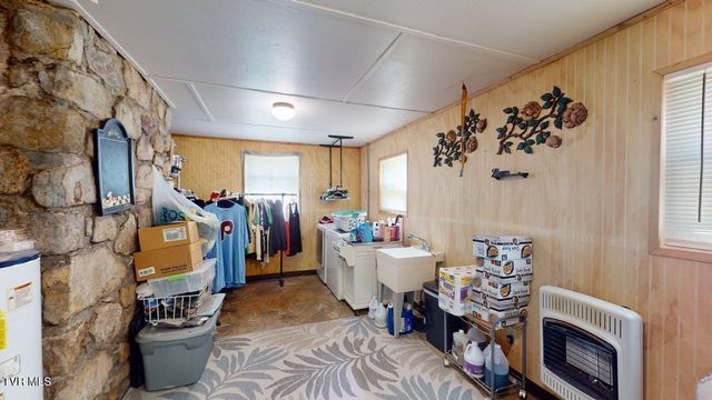 285 Matthews Lane, Mosheim, TN 37818