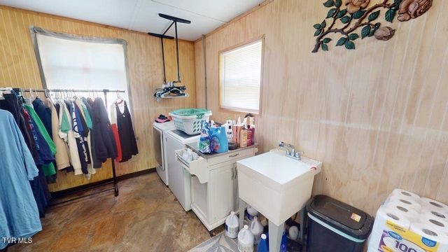 285 Matthews Lane, Mosheim, TN 37818