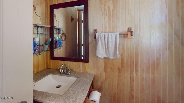 285 Matthews Lane, Mosheim, TN 37818