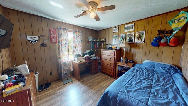 285 Matthews Lane, Mosheim, TN 37818