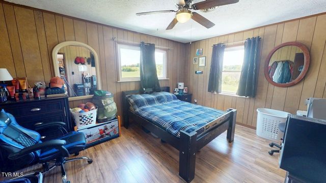 285 Matthews Lane, Mosheim, TN 37818