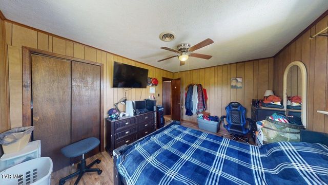285 Matthews Lane, Mosheim, TN 37818