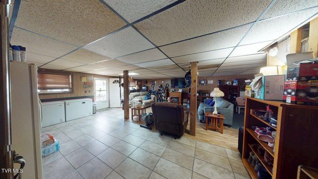 285 Matthews Lane, Mosheim, TN 37818