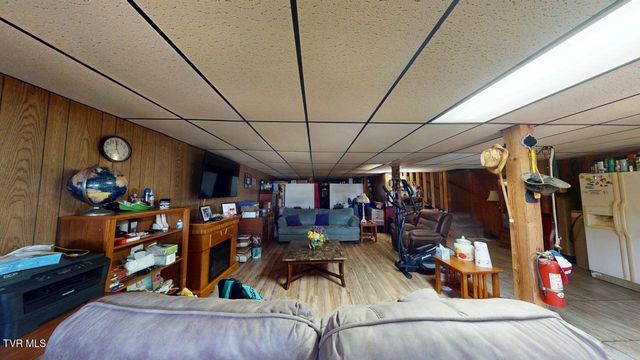 285 Matthews Lane, Mosheim, TN 37818