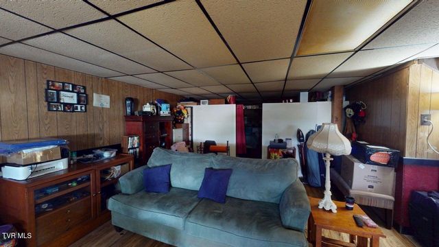 285 Matthews Lane, Mosheim, TN 37818