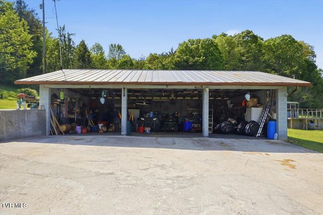 285 Matthews Lane, Mosheim, TN 37818