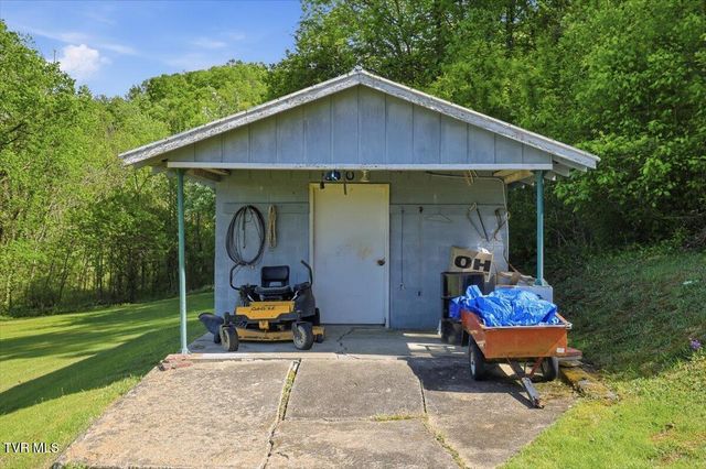 285 Matthews Lane, Mosheim, TN 37818