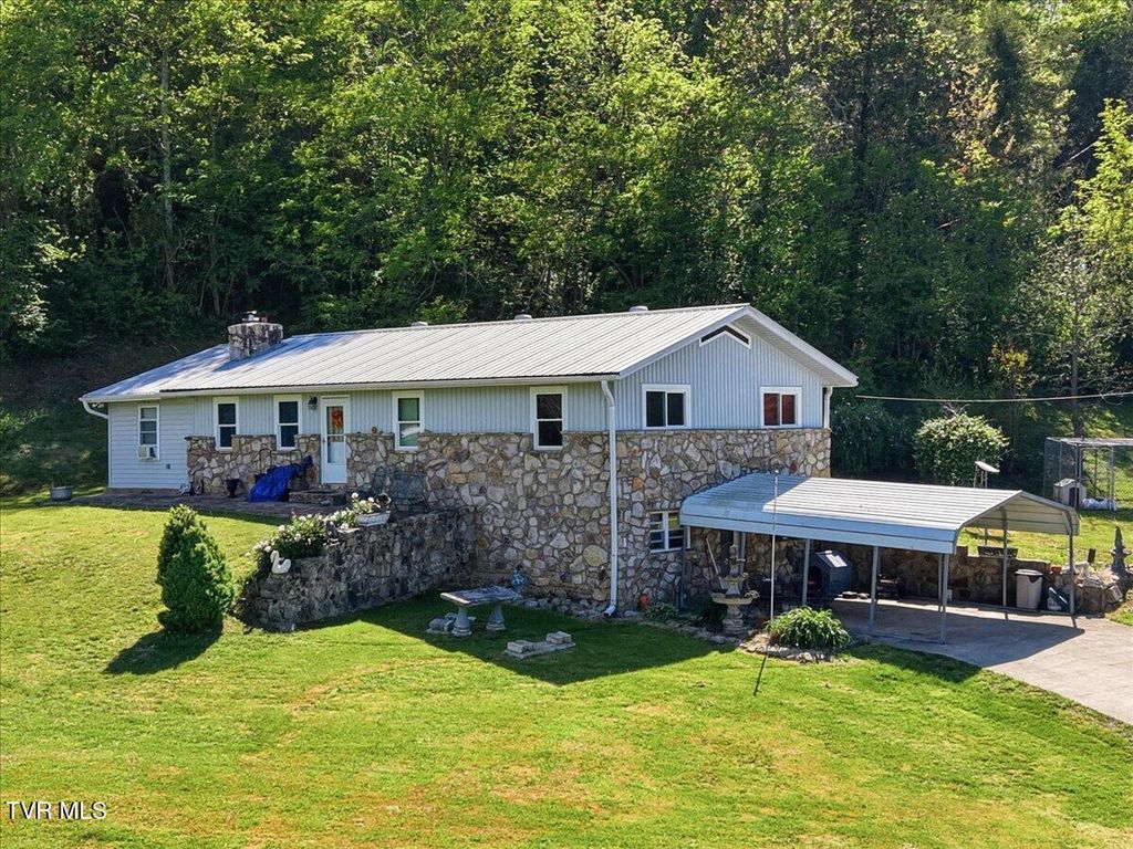 285 Matthews Lane, Mosheim, TN 37818