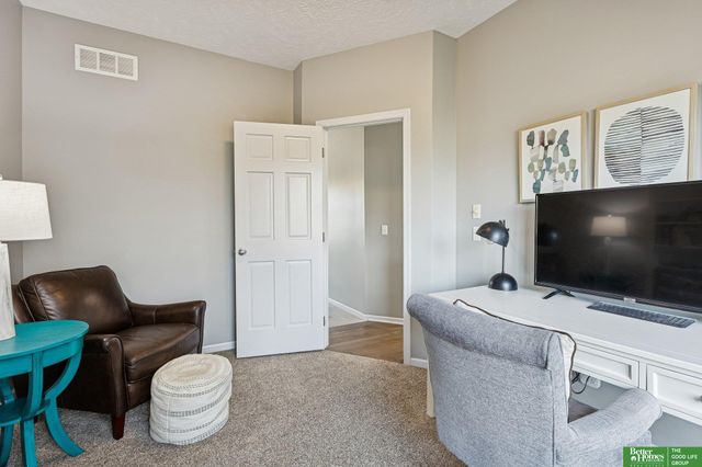 822 S 190th Avenue, Elkhorn, NE 68022