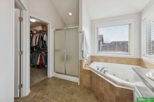 822 S 190th Avenue, Elkhorn, NE 68022