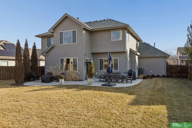 822 S 190th Avenue, Elkhorn, NE 68022