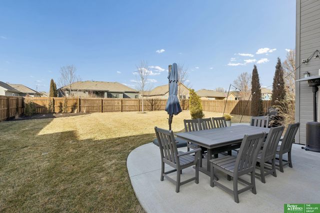 822 S 190th Avenue, Elkhorn, NE 68022