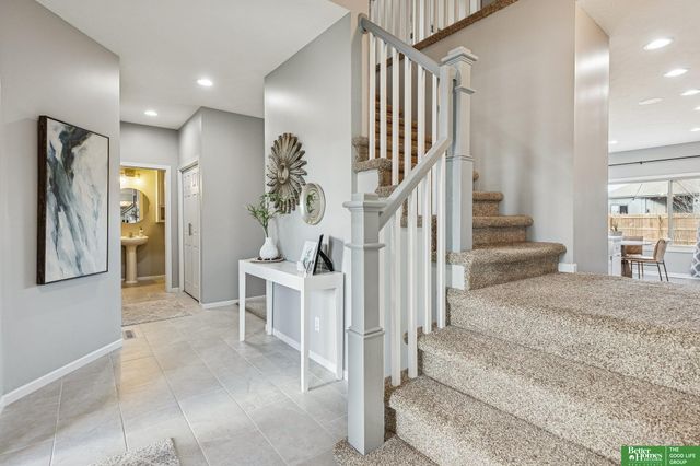 822 S 190th Avenue, Elkhorn, NE 68022