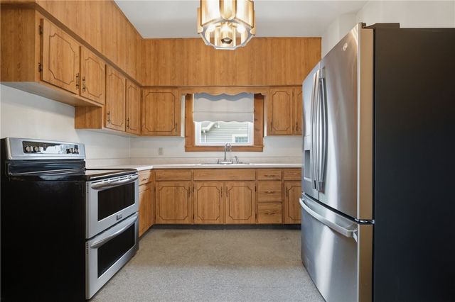 220 E Sheridan Ave, New Castle, PA 16105