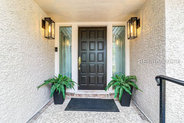 29 Oyster Landing Ln, Hilton Head Island, SC 29928