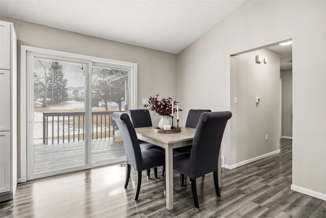 332 Bezdek Drive, Cedar Rapids, IA 52405