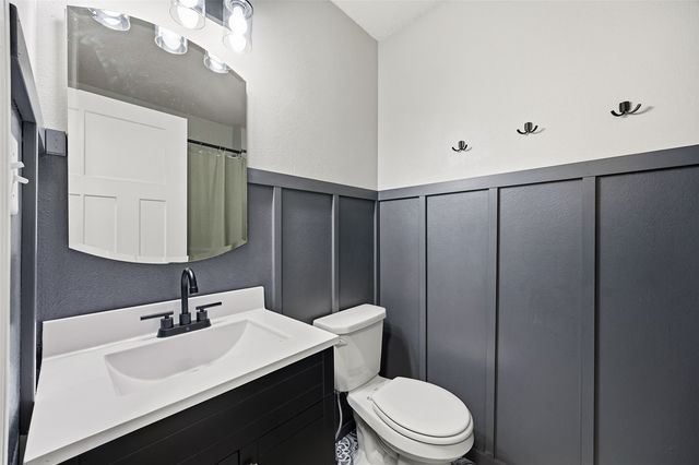 332 Bezdek Drive, Cedar Rapids, IA 52405