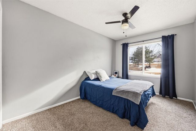 332 Bezdek Drive, Cedar Rapids, IA 52405