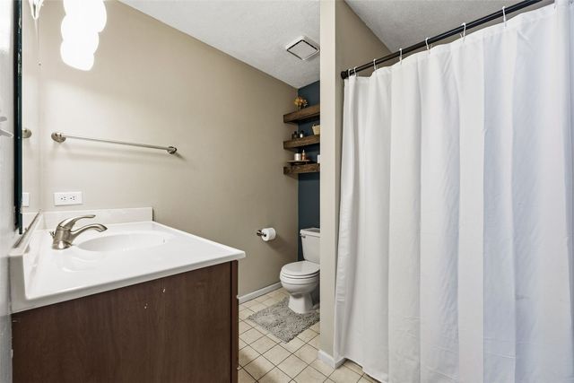 332 Bezdek Drive, Cedar Rapids, IA 52405