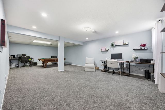 332 Bezdek Drive, Cedar Rapids, IA 52405