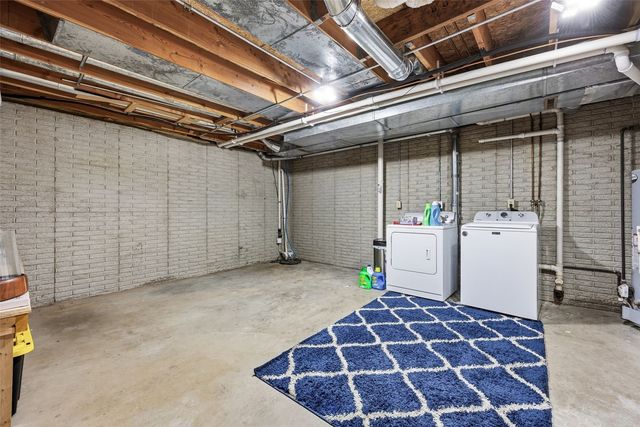 332 Bezdek Drive, Cedar Rapids, IA 52405