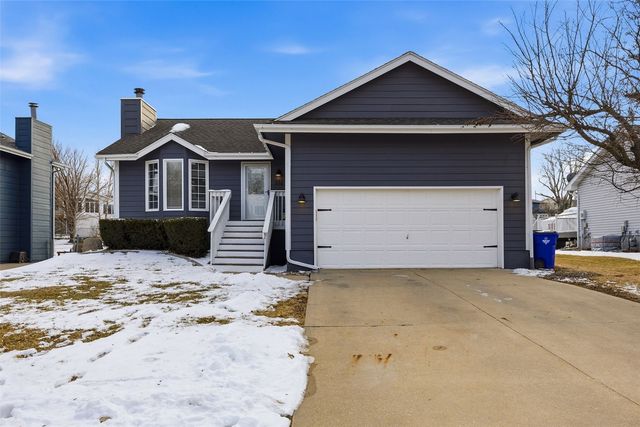 332 Bezdek Drive, Cedar Rapids, IA 52405