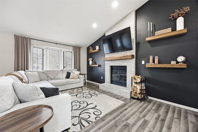 332 Bezdek Drive, Cedar Rapids, IA 52405