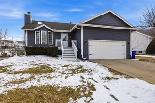 332 Bezdek Drive, Cedar Rapids, IA 52405