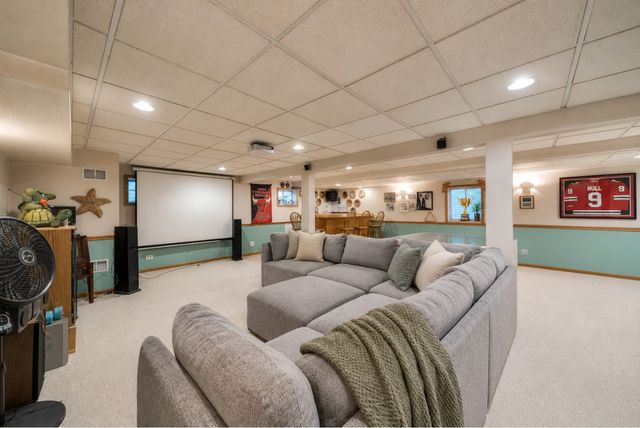 5 Deeke Court, Roselle, IL 60172