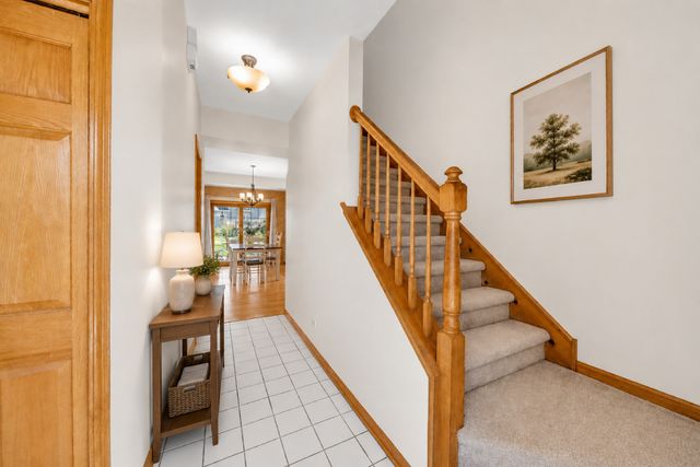 5 Deeke Court, Roselle, IL 60172