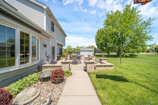 5 Deeke Court, Roselle, IL 60172