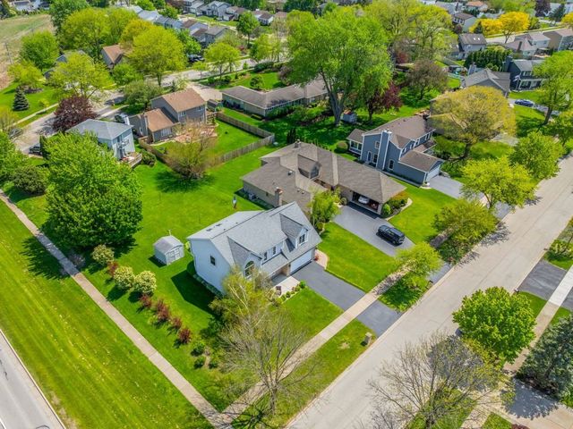 5 Deeke Court, Roselle, IL 60172