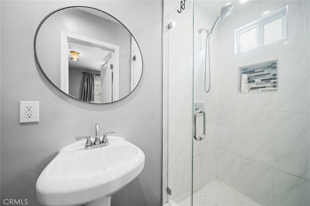 6522 Hereford, Los Angeles, CA 90022