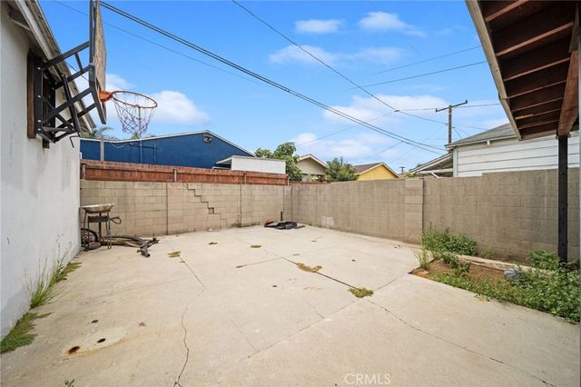 6522 Hereford, Los Angeles, CA 90022