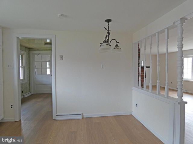 30 E MILL ST, Pedricktown, NJ 08067