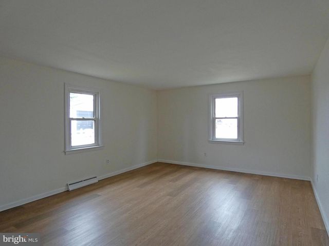 30 E MILL ST, Pedricktown, NJ 08067