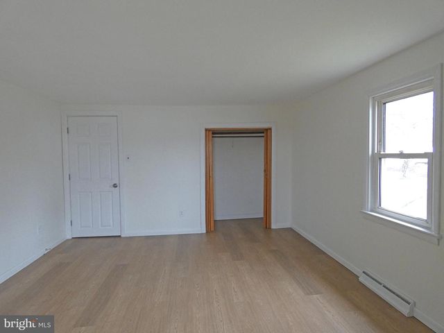 30 E MILL ST, Pedricktown, NJ 08067