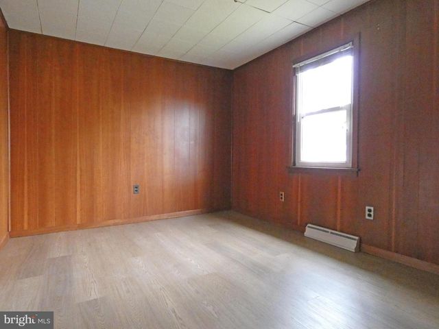 30 E MILL ST, Pedricktown, NJ 08067