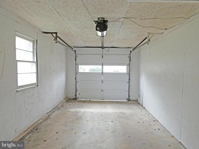 30 E MILL ST, Pedricktown, NJ 08067